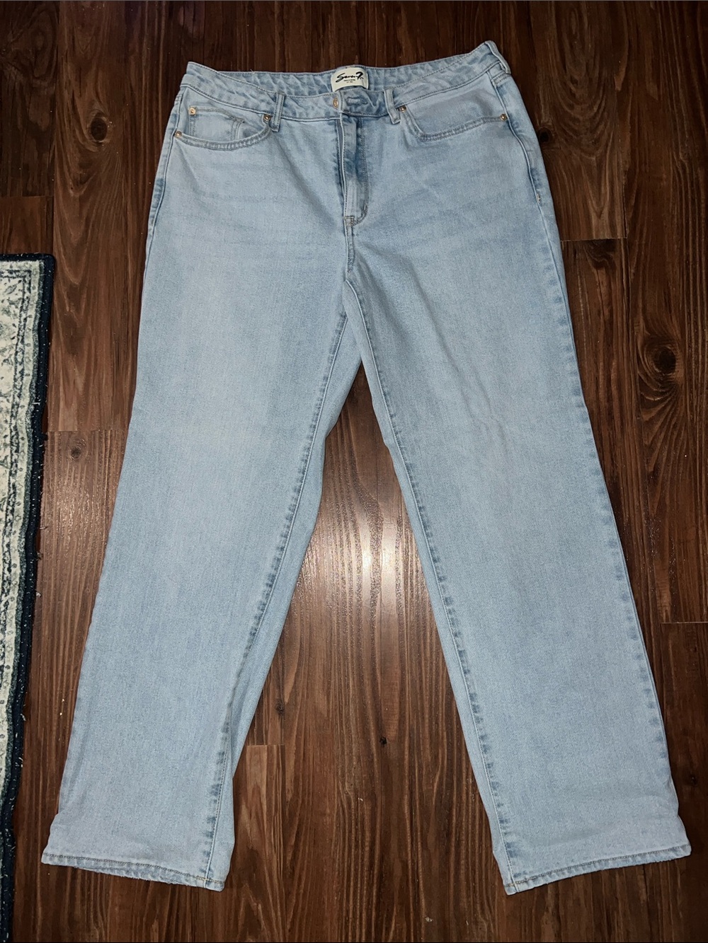 Seven7 Women’s Straight Leg Jeans in Light Blue Wash